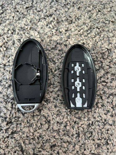 Корпус смарт ключа Nissan AdlerKey (60153-7931) на 2 кнопки Європа (батарея зліва від центру) 362669367 фото