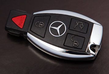 Корпус смарт ключа Mercedes Vito, Sprinter A, AMG GT, B, C, Citan, CLA, CLC, CL, CLK, CLS, E, G, GLA, GLC, GL, GLE, GLK, GLS, M, R, S, SLC, SL AdlerKey (656-87) на 4 кнопки 339861253 фото