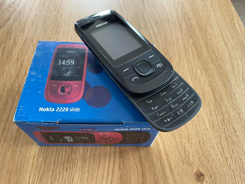 Мобільний телефон Nokia 2220 slide black (MVK-5373) 536697914 фото
